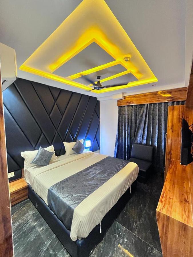 Hotel Palak Villa أحمد أباد المظهر الخارجي الصورة