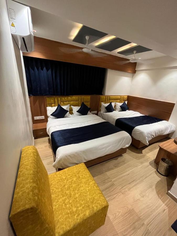 Hotel Palak Villa أحمد أباد المظهر الخارجي الصورة