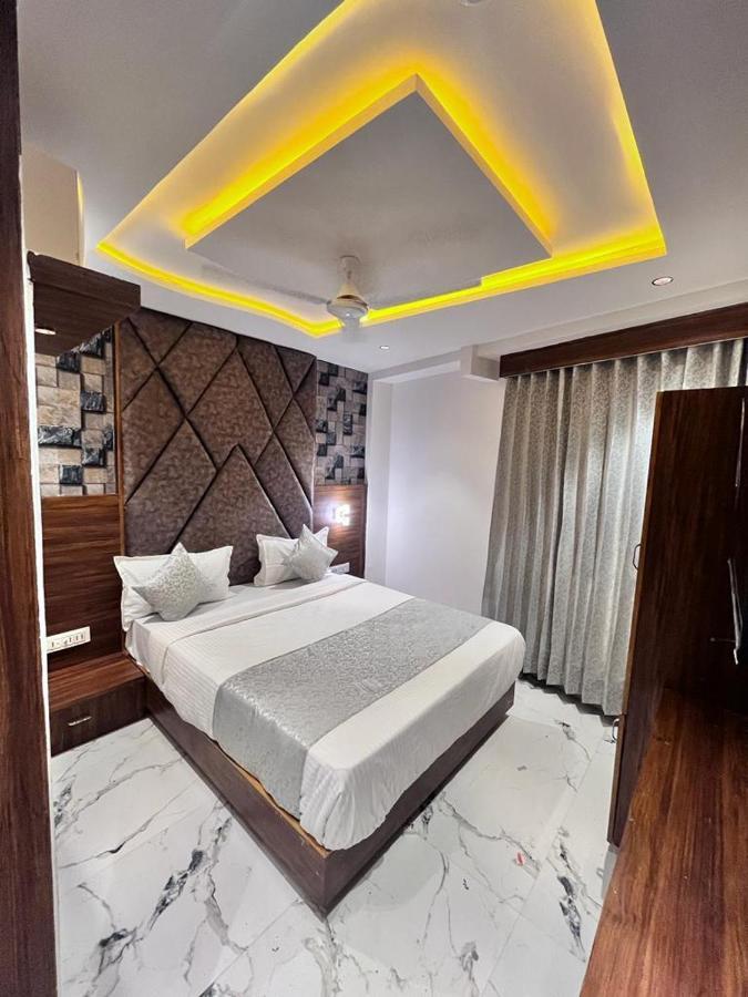 Hotel Palak Villa أحمد أباد المظهر الخارجي الصورة