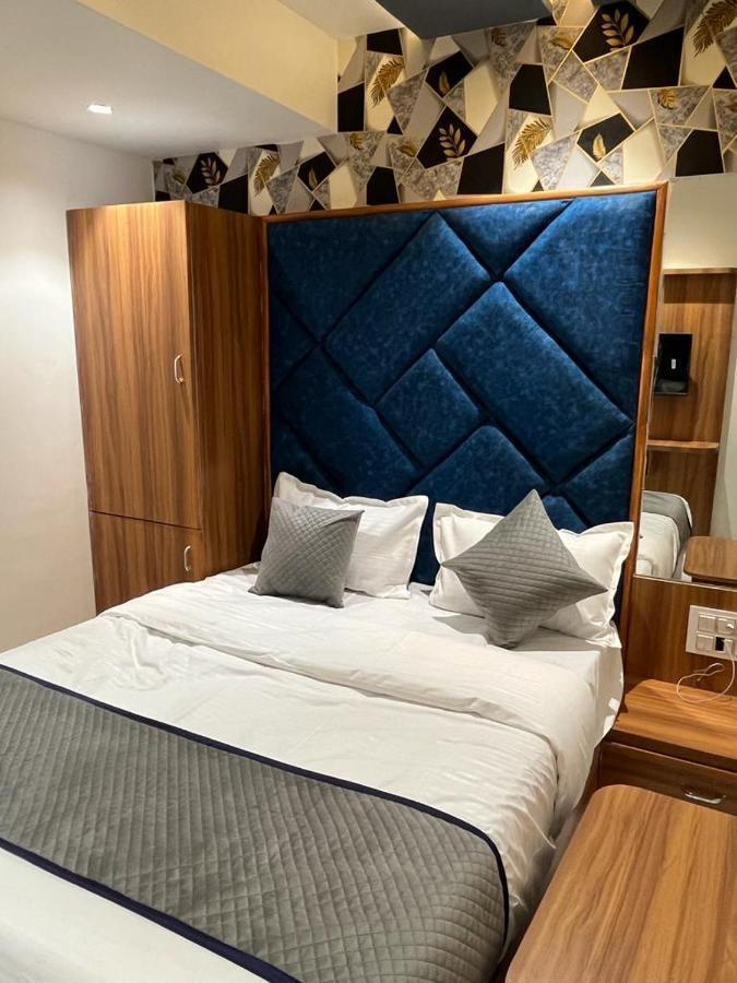 Hotel Palak Villa أحمد أباد المظهر الخارجي الصورة