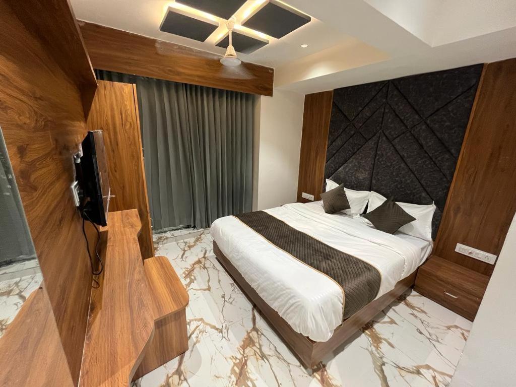 Hotel Palak Villa أحمد أباد المظهر الخارجي الصورة