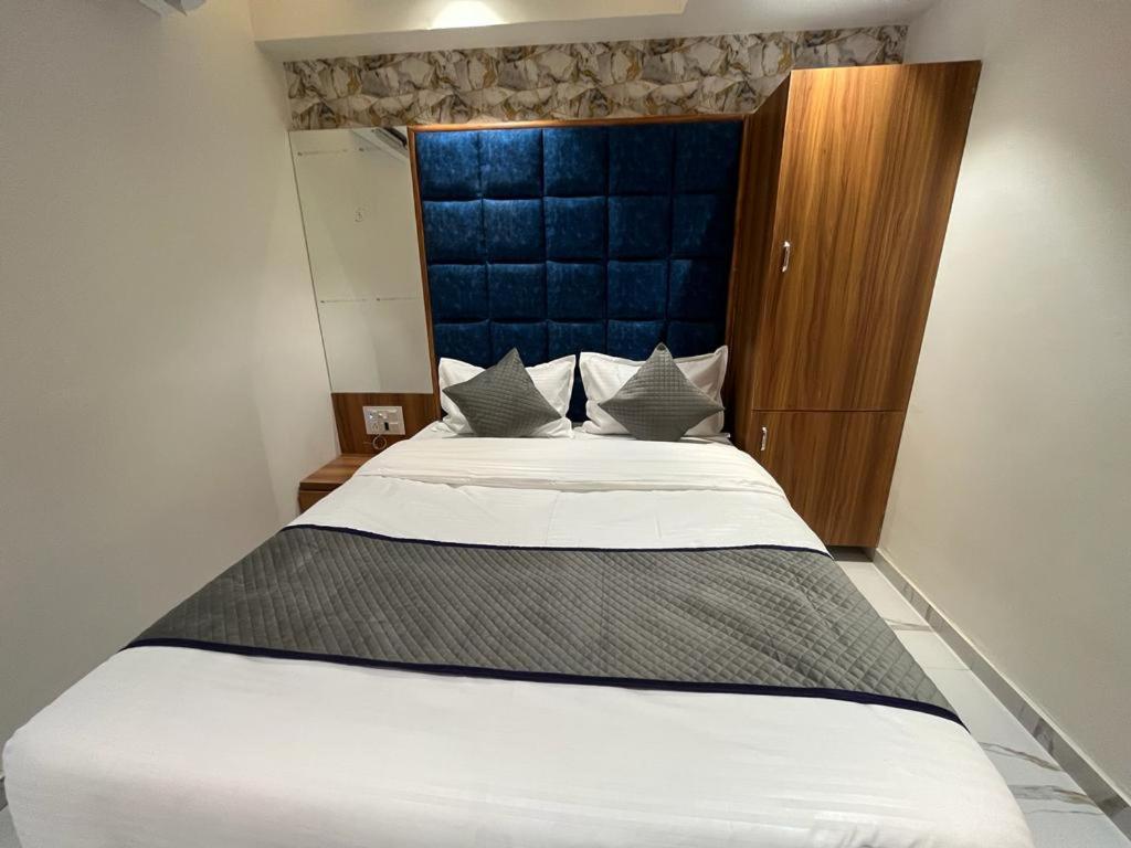 Hotel Palak Villa أحمد أباد المظهر الخارجي الصورة